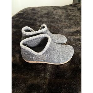 Taos Woolside Gray Wool Rubber Sole Warm Slippers Women 37 6.5